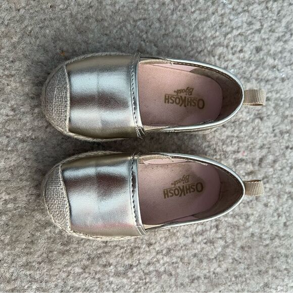 OshKosh Toddler Metallic Slip-On Shoes - Size 5 - Picture 4 of 10